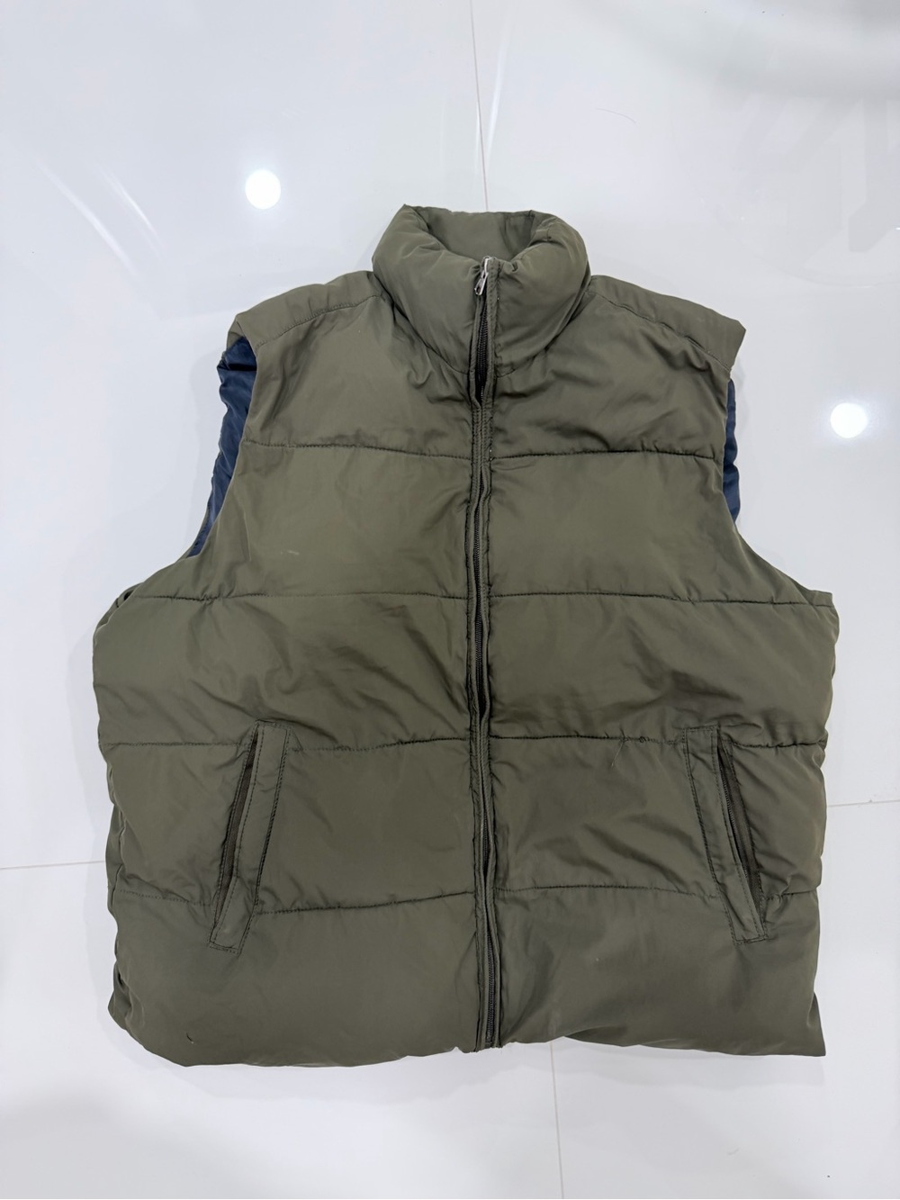 Old Navy Olive Green Puffer Vest 🫒